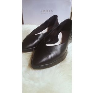 Super comfortable Taryn Rose slip on